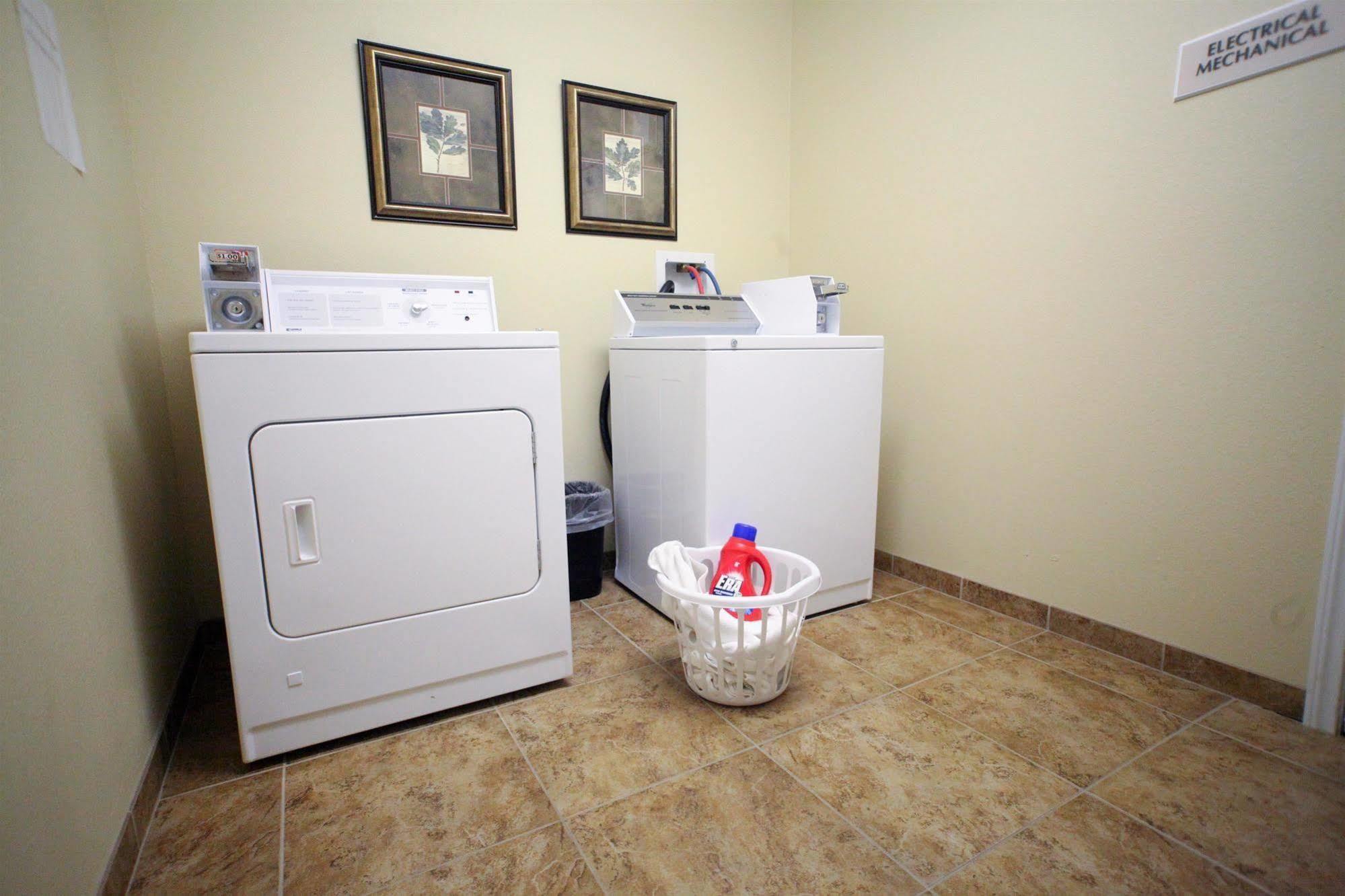 Grandstay Hotel & Suites Perham Dış mekan fotoğraf