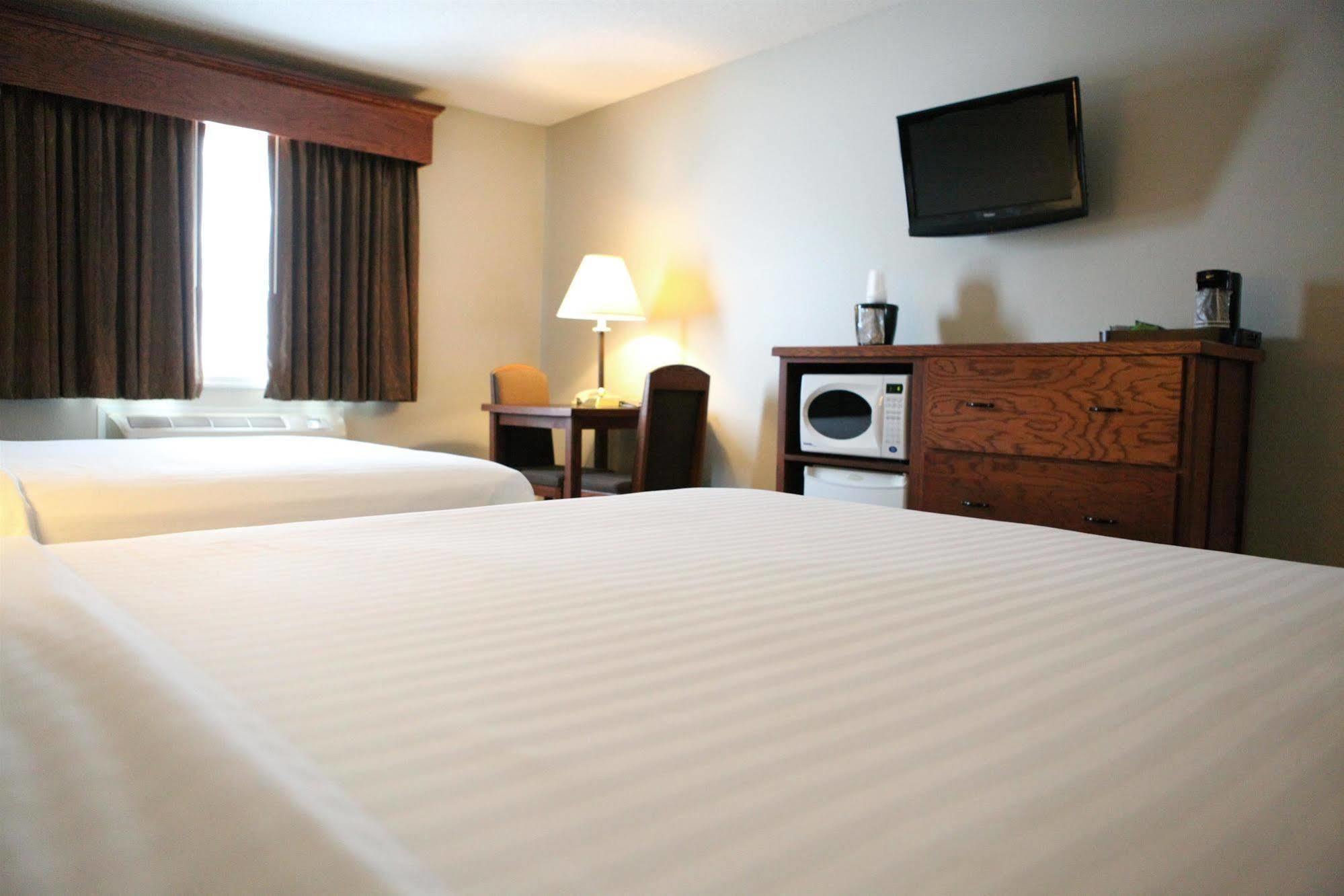 Grandstay Hotel And Suites Perham Dış mekan fotoğraf