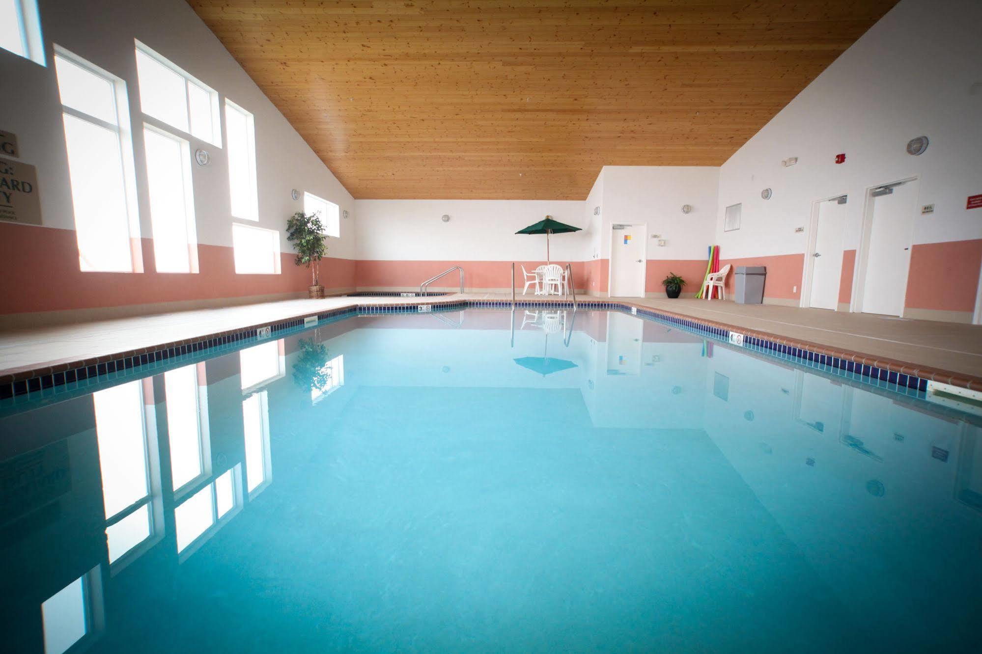 Grandstay Hotel & Suites Perham Dış mekan fotoğraf